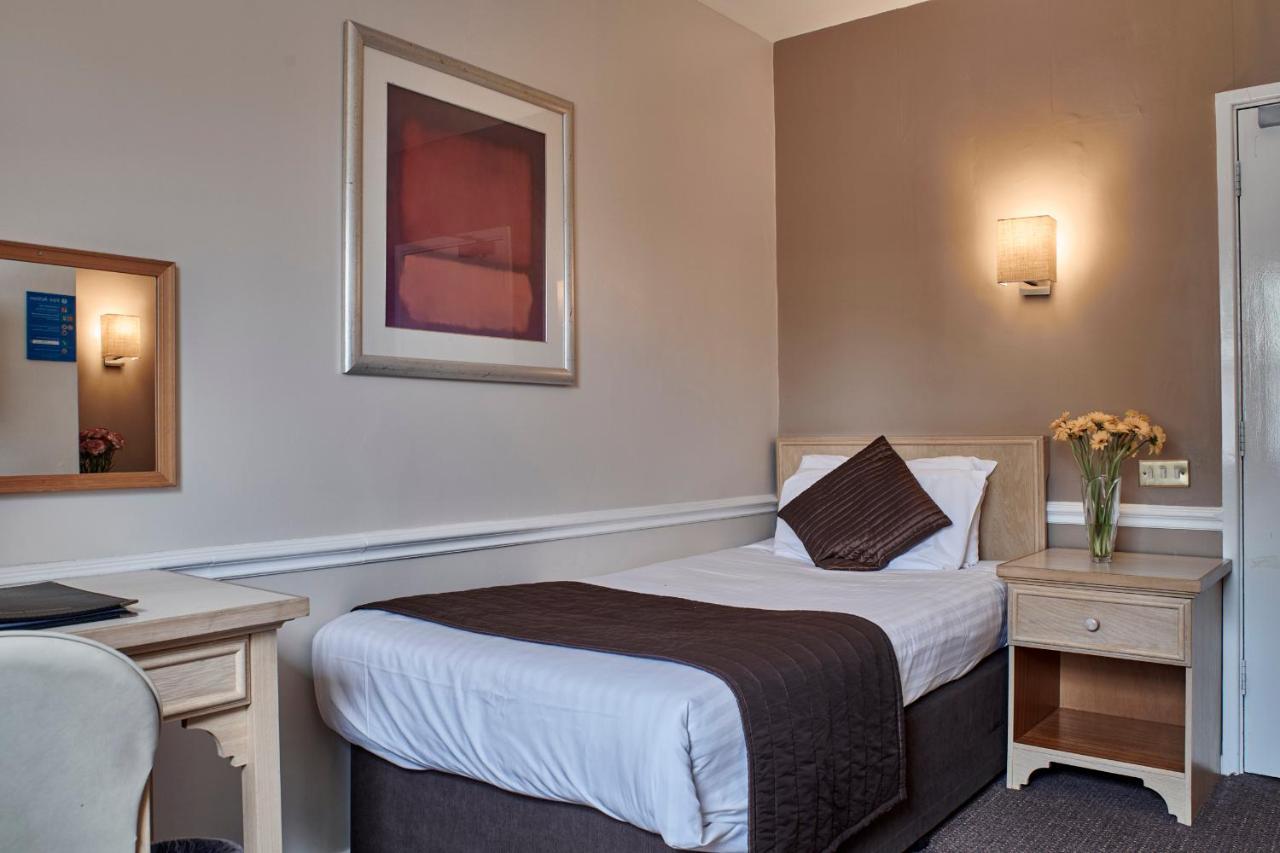 The Regency 3* Solihull